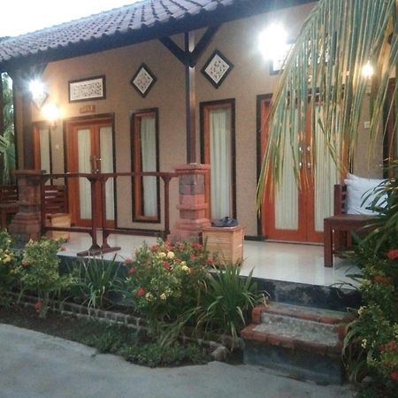 Gara Menjangan Homestay Banyuwedang Extérieur photo